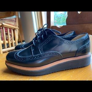 Clark’s Women’s Teadale Maira Oxford Shoe